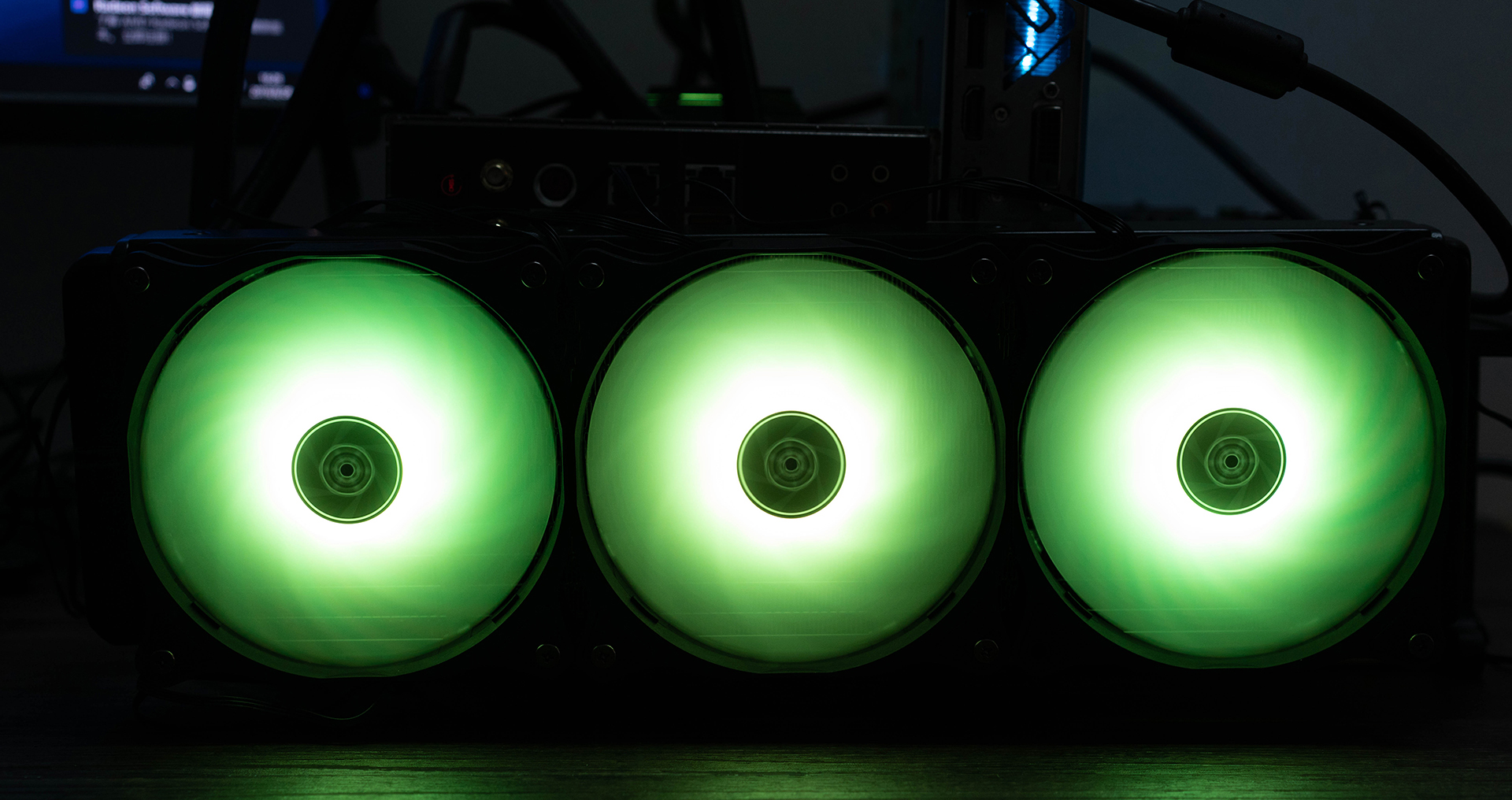 银欣360水冷散热器,压制12代处理器的水冷