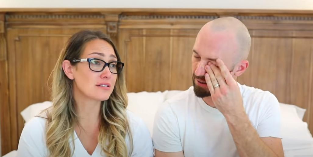 美国网红领养中国残障男孩，疯狂吸血赚钱后就无情抛弃？