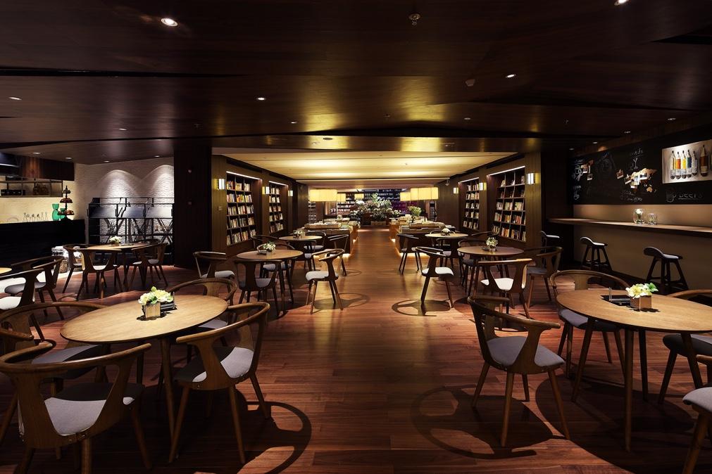 北有阿那亚社群，南有册之丘社群，后者60%研究生以上学历