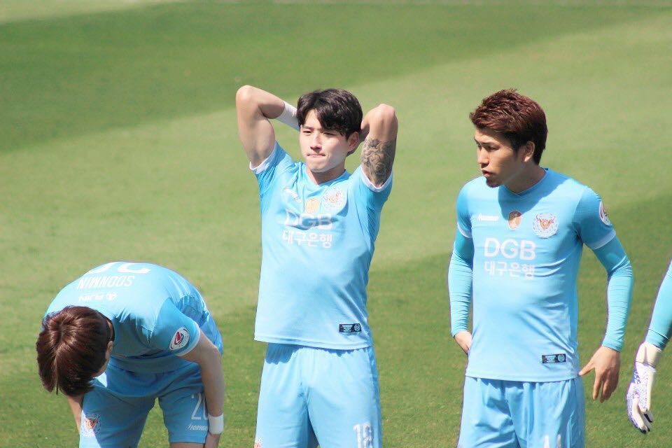 这个足球天才帅到犯规,靠奶狗颜爆红ins,宽肩窄臀颜值不输爱豆