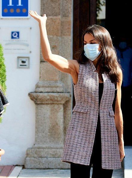 zara穿背心,西班牙王后莱蒂齐亚zara