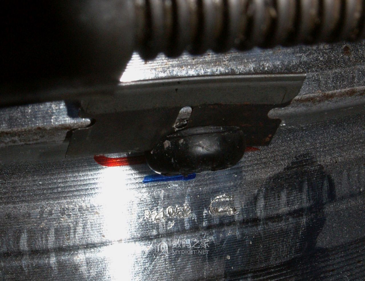 无需匹配的轮胎传感器怎么装,带胎压传感器的轮胎更换教程