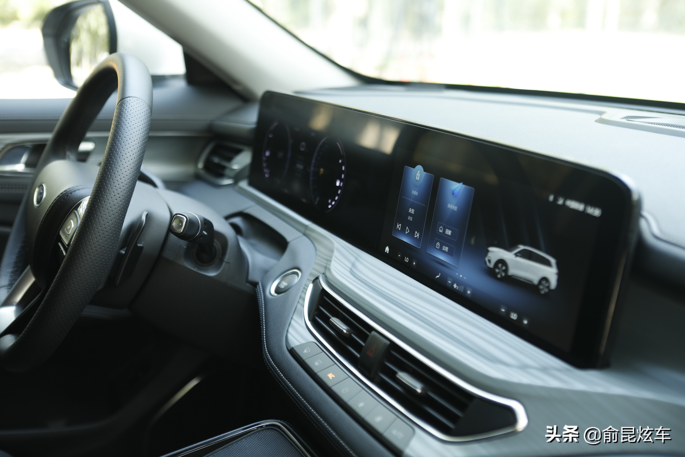 福特领裕6座尊领型评测,江铃福特领裕五座空间实测