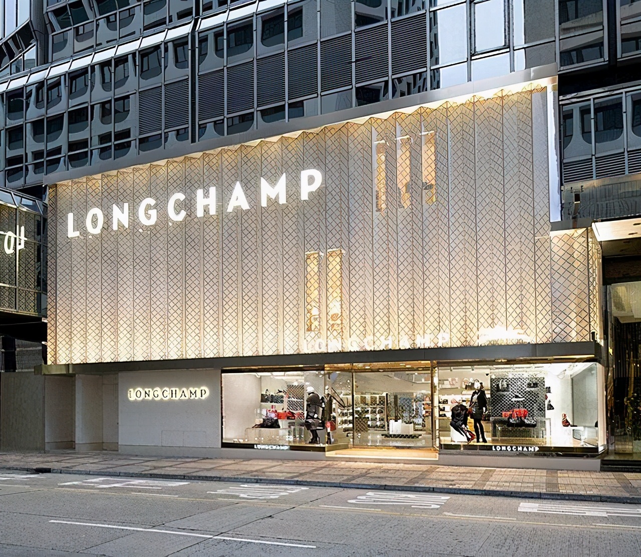 时尚的春天到来，却有人留在冬天，在清明纪念离开我们的时尚巨匠