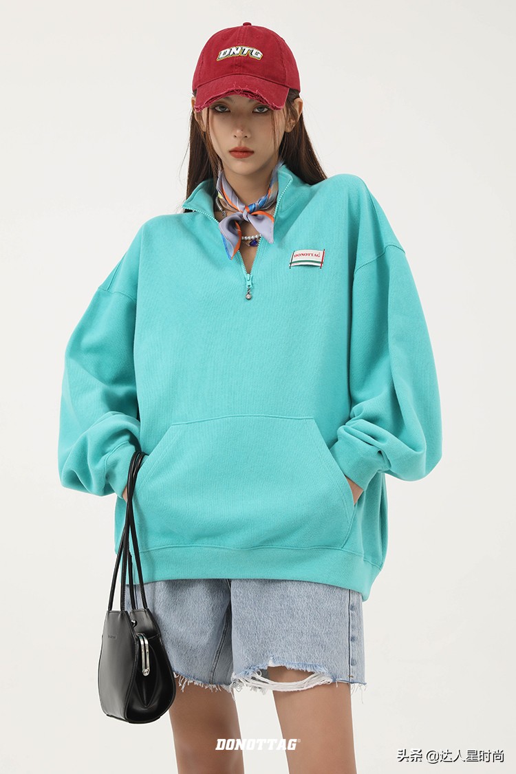 别再穿卫衣了今春这么穿才时髦,杨幂赵露思同款袄