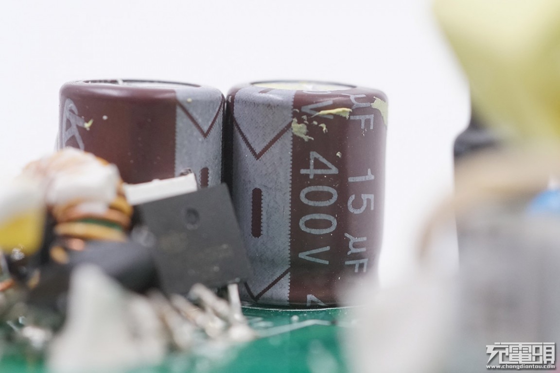 拆解华为5000mah充电宝,拆解60000ma充电宝