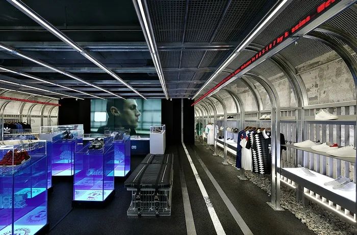 阿迪达斯首尔限定,首尔阿迪达斯店