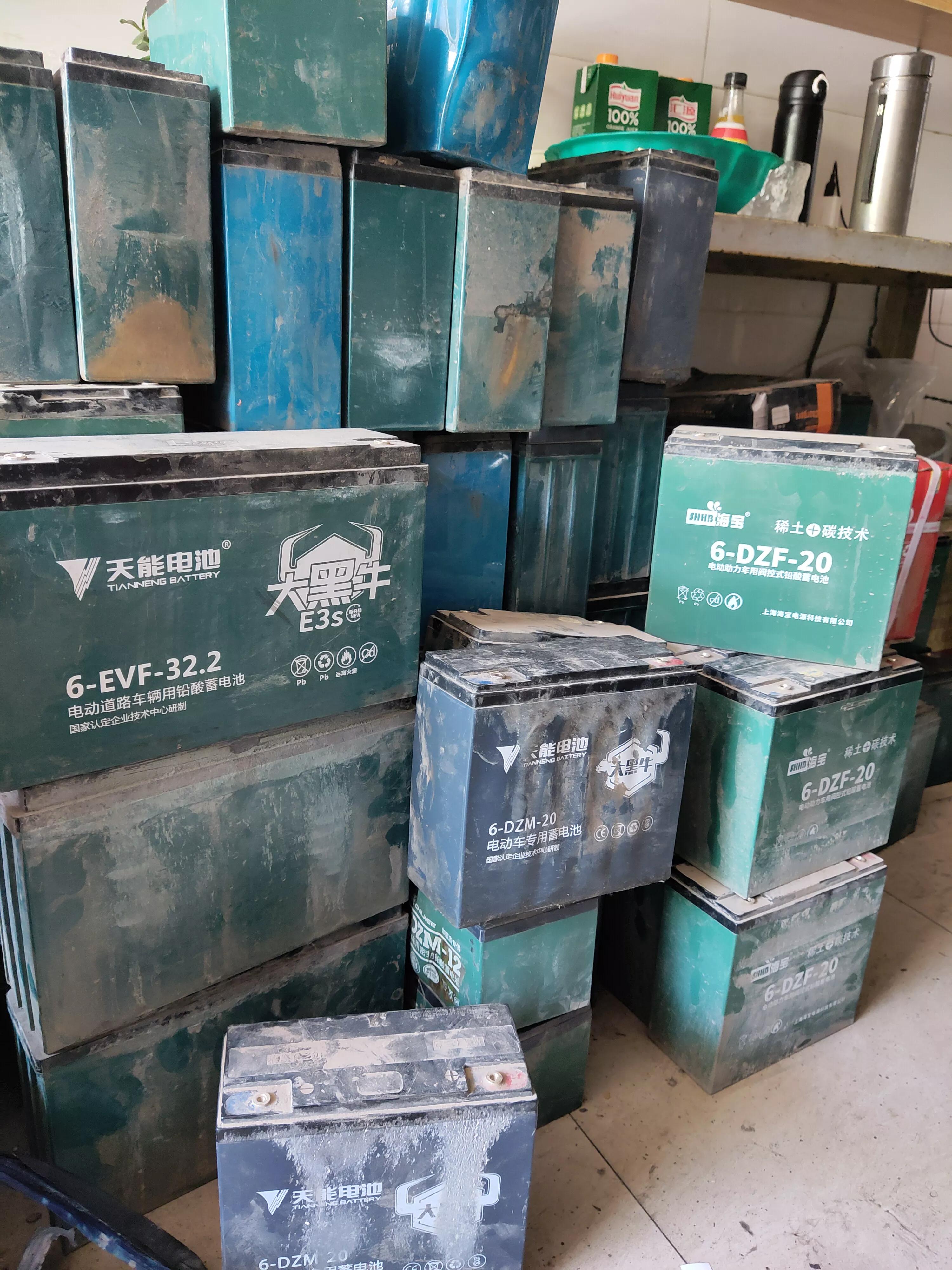 电动车装4块电池好还是5块电池好,电动车换电池怎样选到原装电池