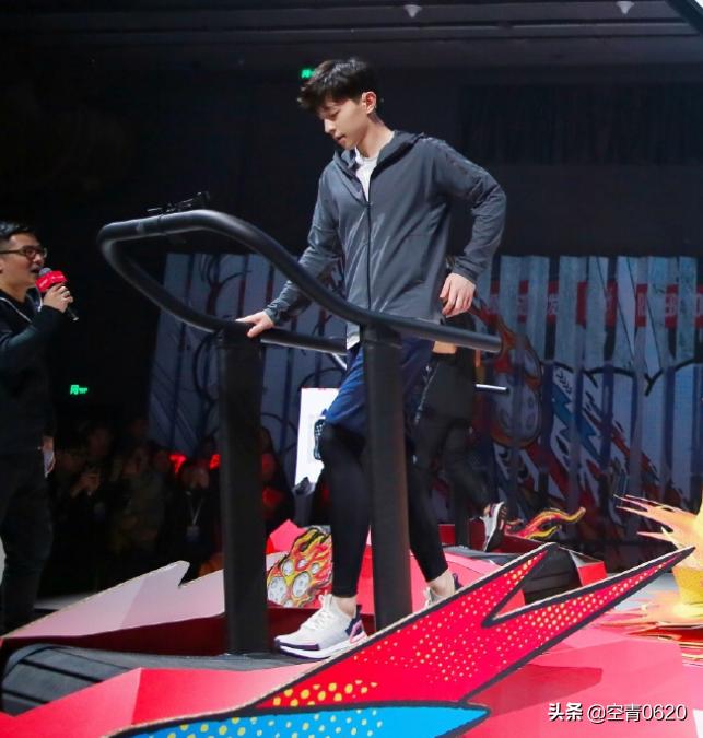 邓伦获得新身份：阿迪达斯代言人！可喜可贺