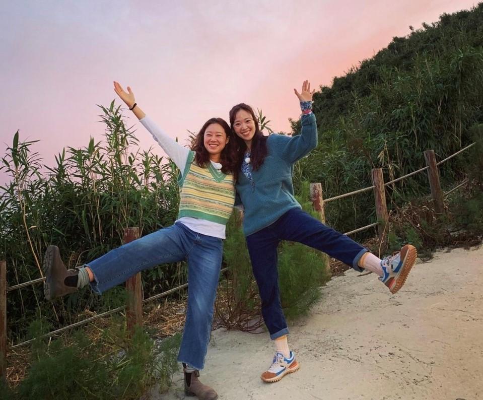 林允儿萝卜裤搭配,韩国女明星机场穿搭林允儿