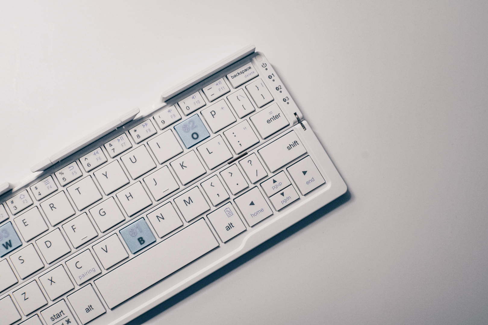 bow航世手机三折叠蓝牙键盘测评,bow航世hb318折叠蓝牙键盘