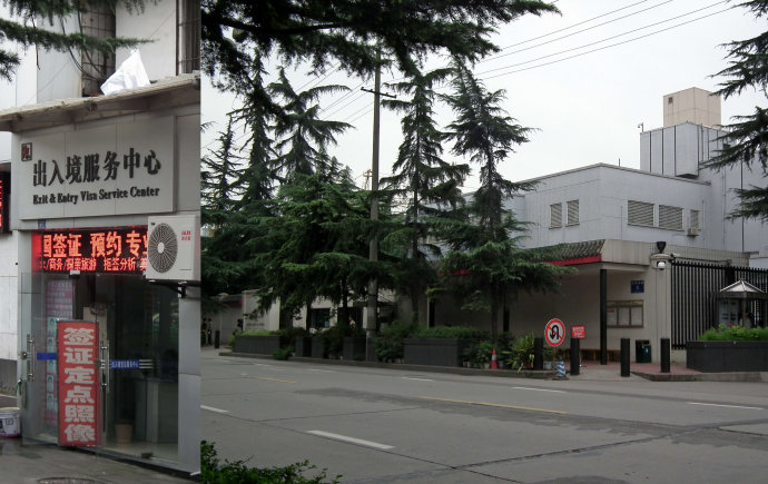 护照丢了如何补办需要什么手续,护照丢失了怎么补办有什么影响