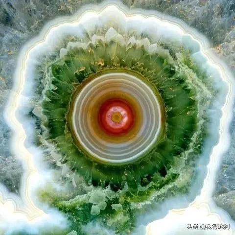 万年石头里的罕见画,万年奇石石头画