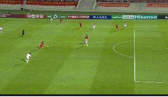 单刀破门力挽狂澜武磊,武磊力挽狂澜国足迎12强赛首胜