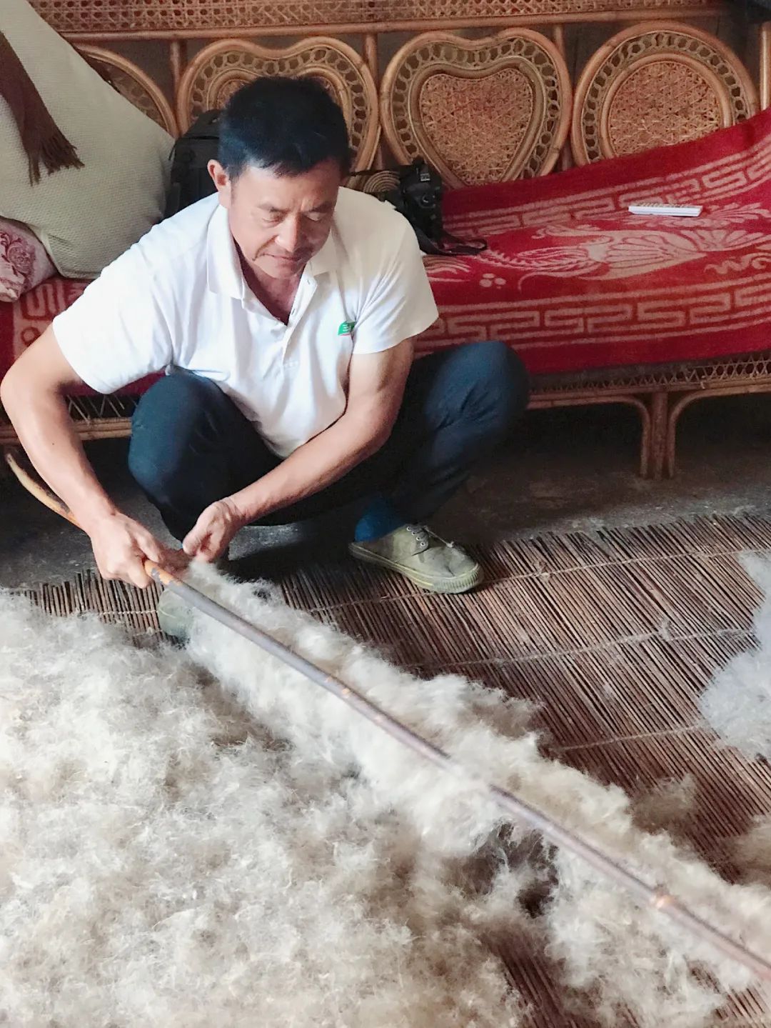 传统老式羊毛毡的制作,已消失的古老手工羊毛毡