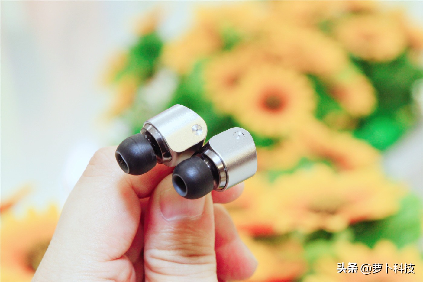 低音惊艳中高频惊喜：高解析耳机松下RP-HDE10试听体验