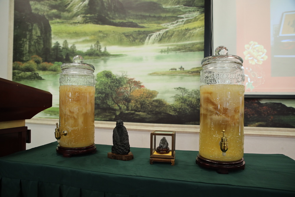 闫家新先生为河南水灾捐赠闫氏太岁液仪式在温江举行