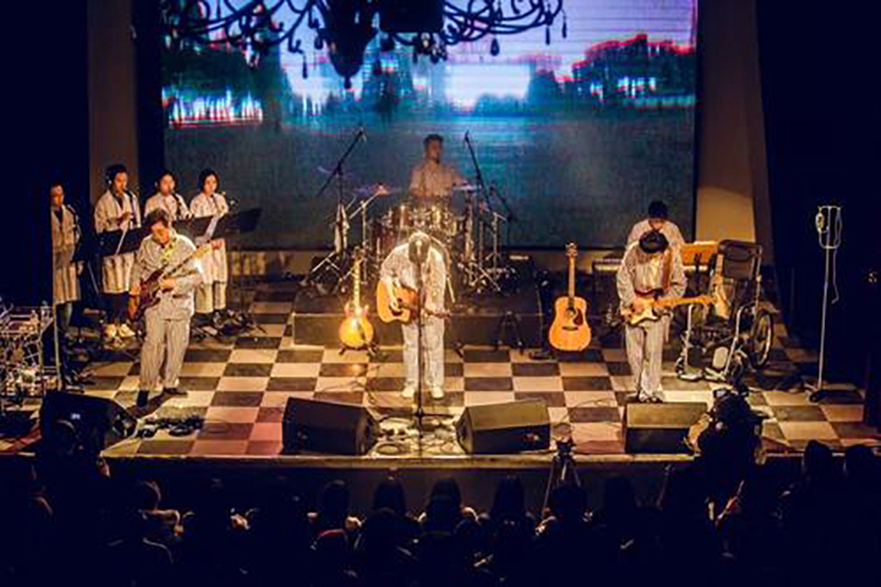 摇滚乐队因疯癫言论开除吉他手！玩摇滚可以另类，但不能无所顾忌