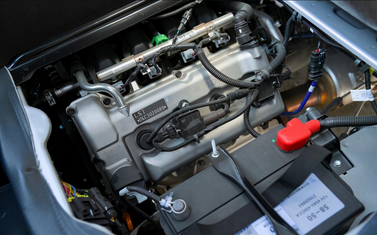 五菱荣光小卡国六油耗怎么样,五菱荣光小卡1.5双排油耗裸车价格