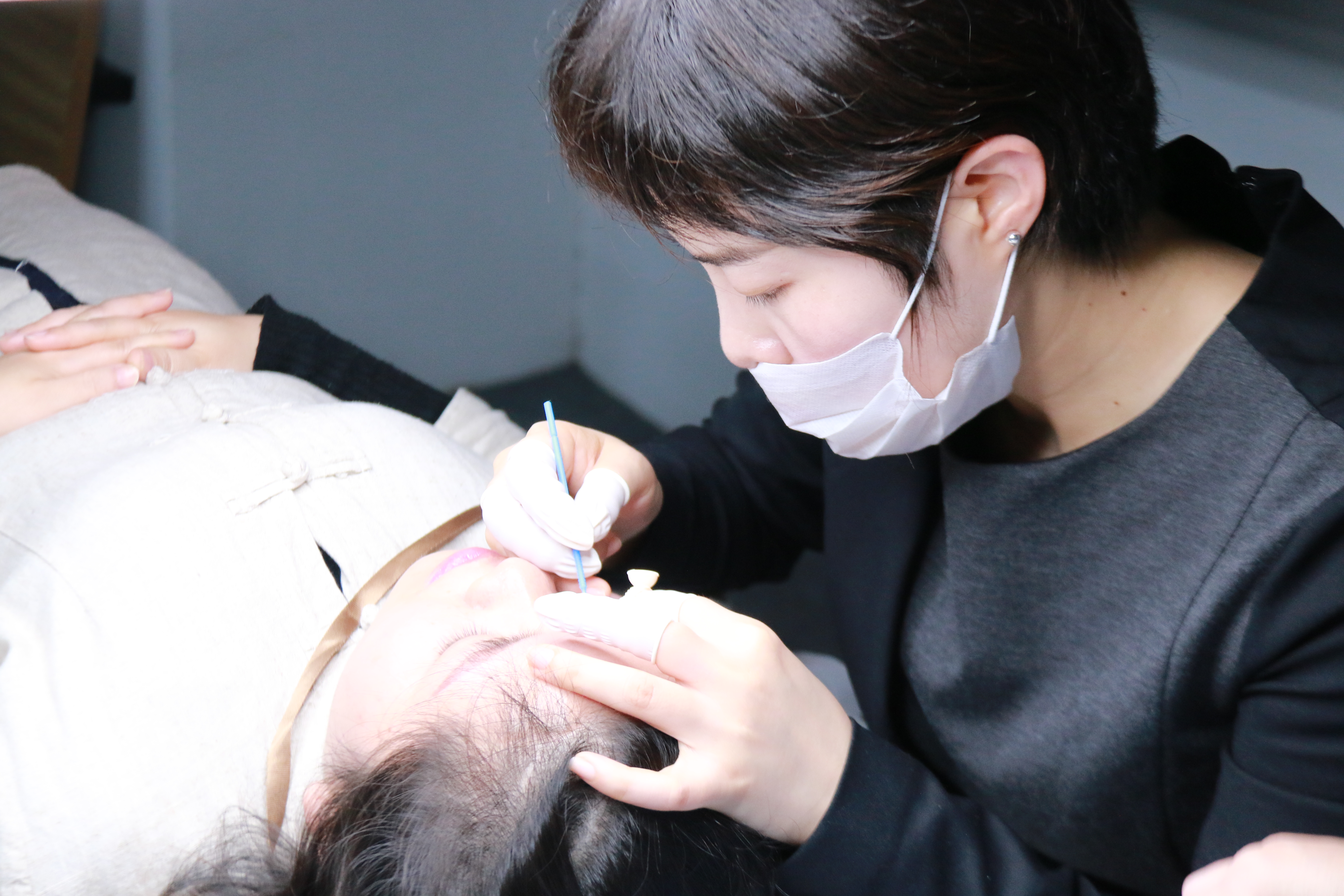 纹绣做完唇后注意事项,纹眉后纹绣师说不用忌口