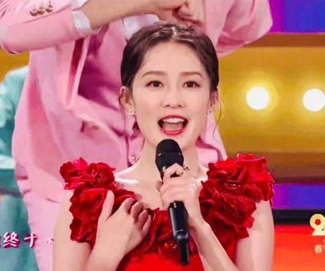 剧中绿茶婊始祖这次竟然秒杀了刘亦菲，她终于被扶正了…