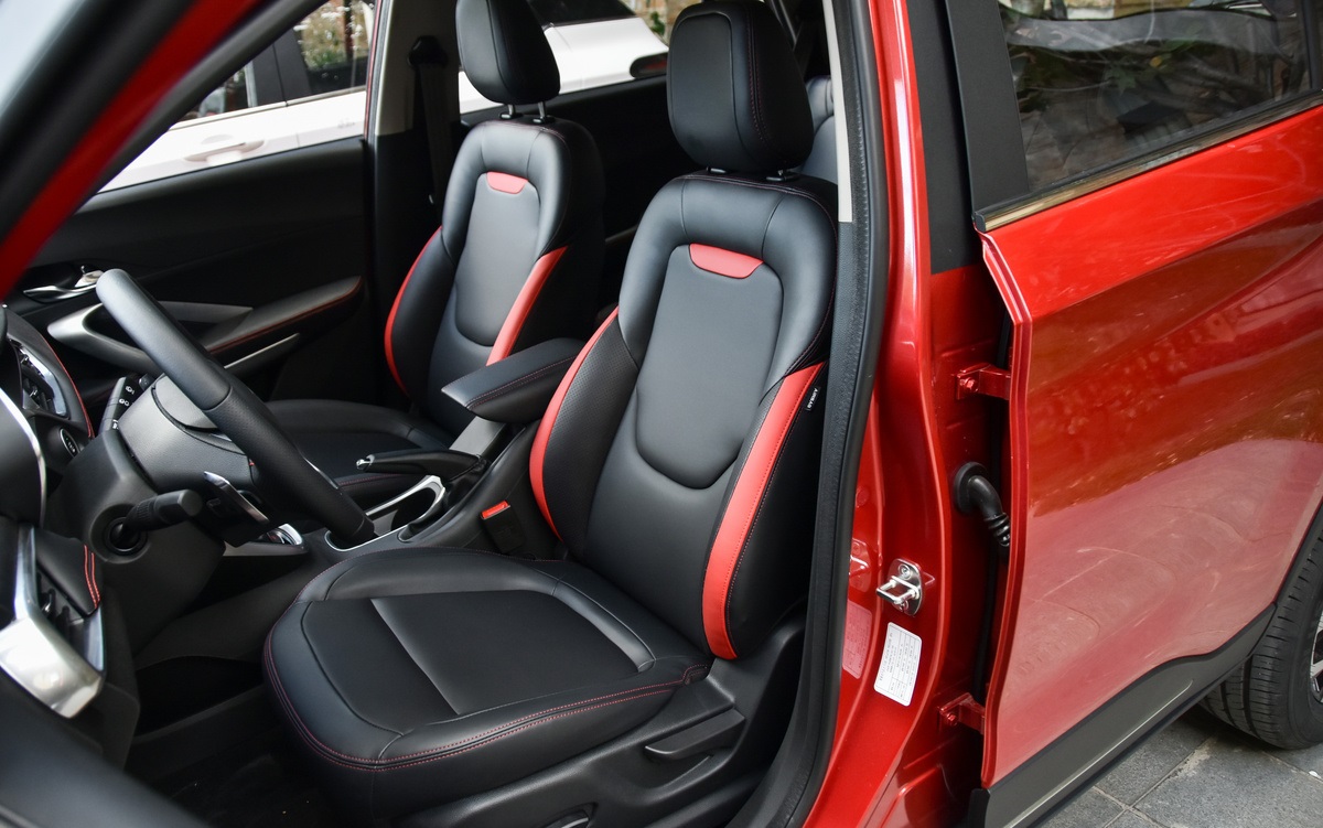 这款小型suv才是实用主义信赖首选,13万元预算买这款suv很靠谱