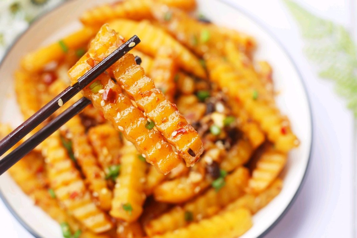 超辣狼牙土豆做法,凉拌狼牙土豆的做法儿童