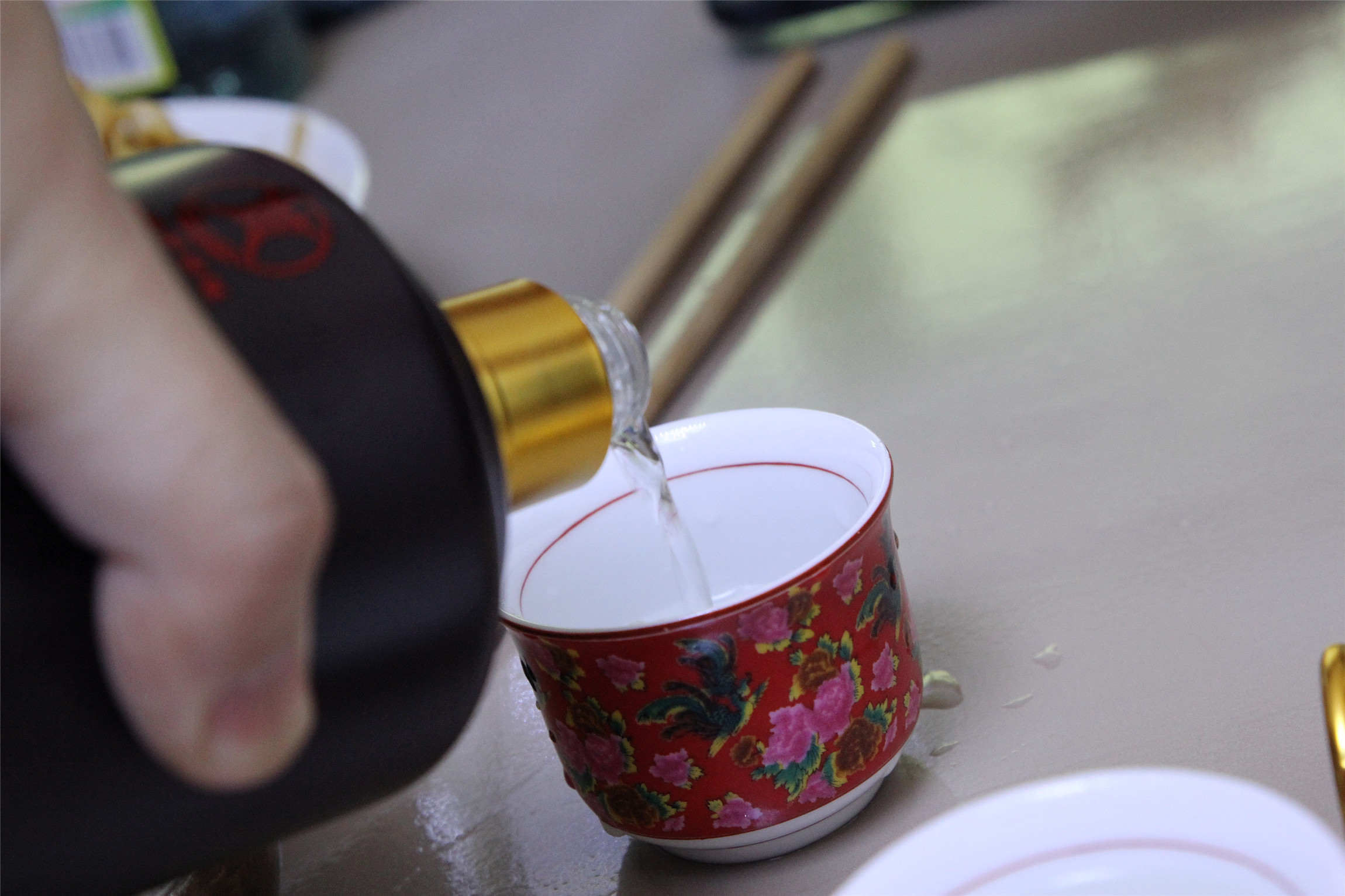 茅台酱悦坊酱香酒哪个好,媲美飞天茅台的几款酱酒