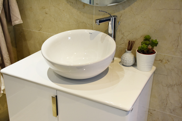 怎么选卫生间花洒马桶和浴柜,卫生间的马桶和淋浴柜怎么选