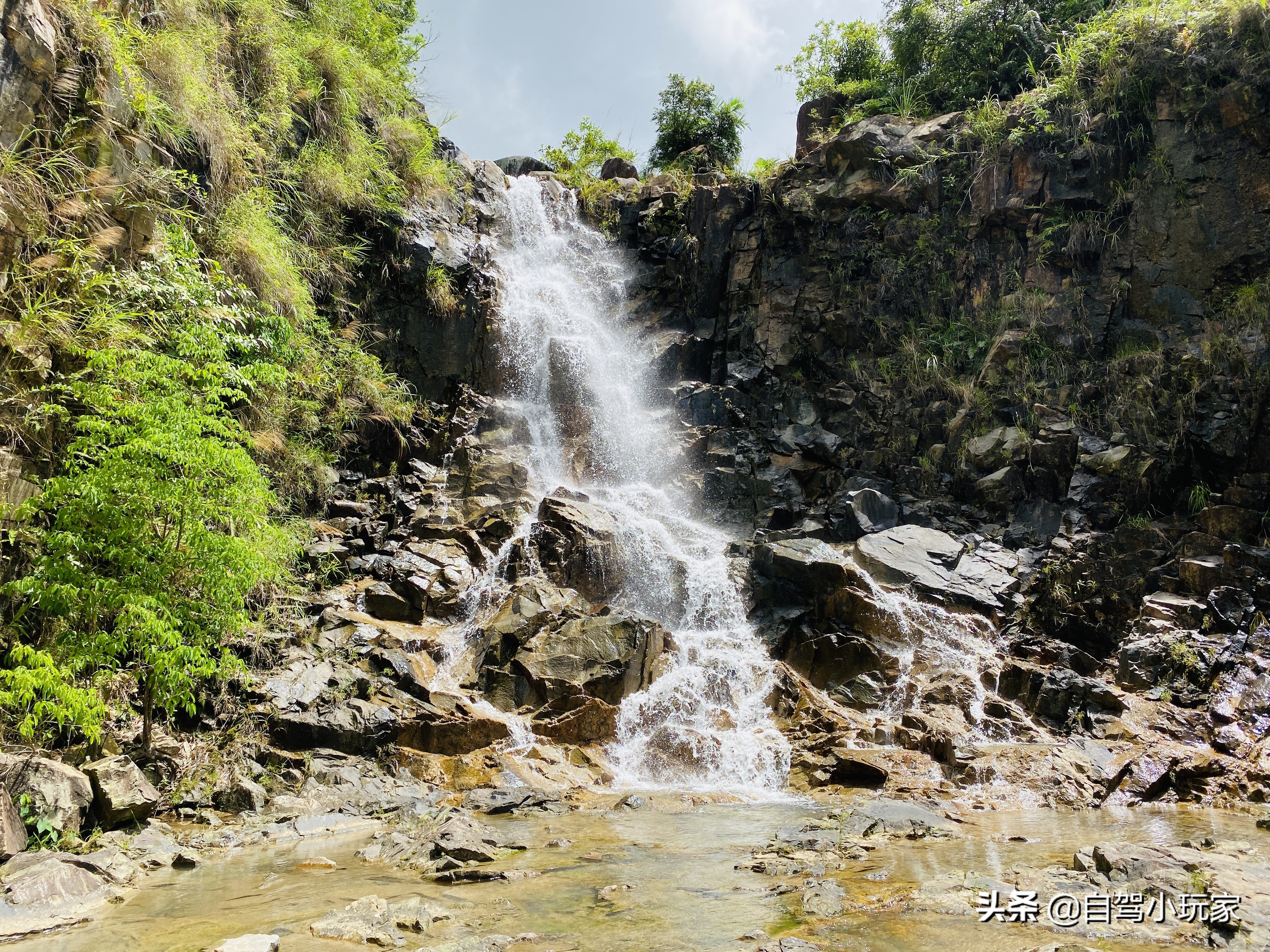 一个开车就能到的“大碧潭”，瀑布、溪流免费任你玩，来的人很少