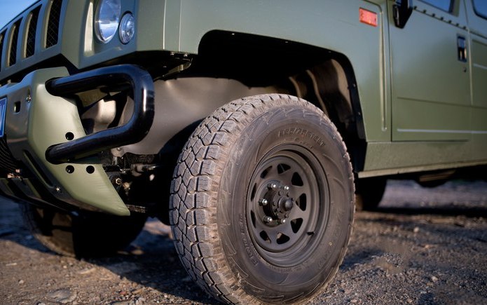 新版北汽勇士大五门6座,北汽勇士四门八座军用版