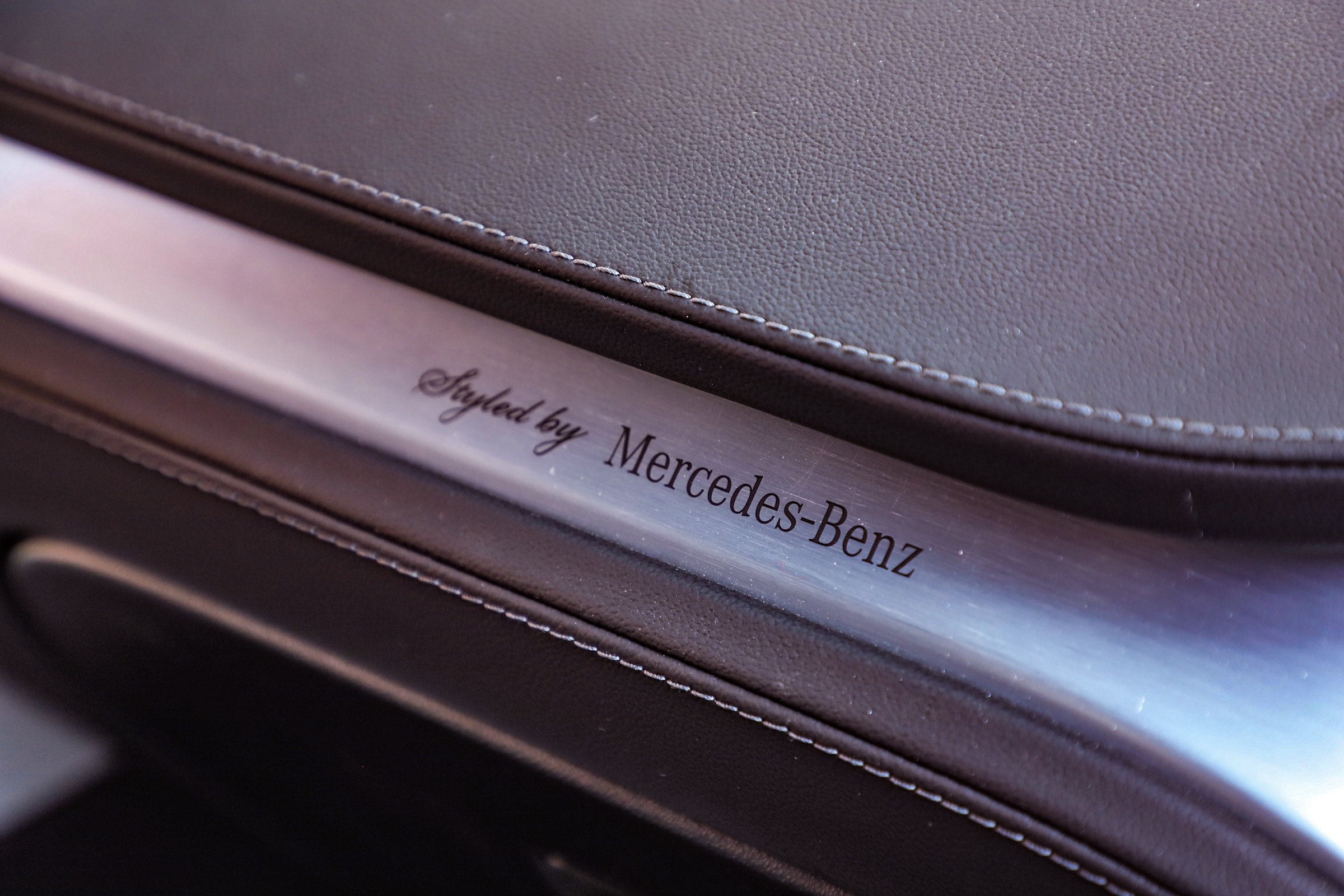 腾势x和奔驰哪个值得买,奔驰腾势x值得买吗