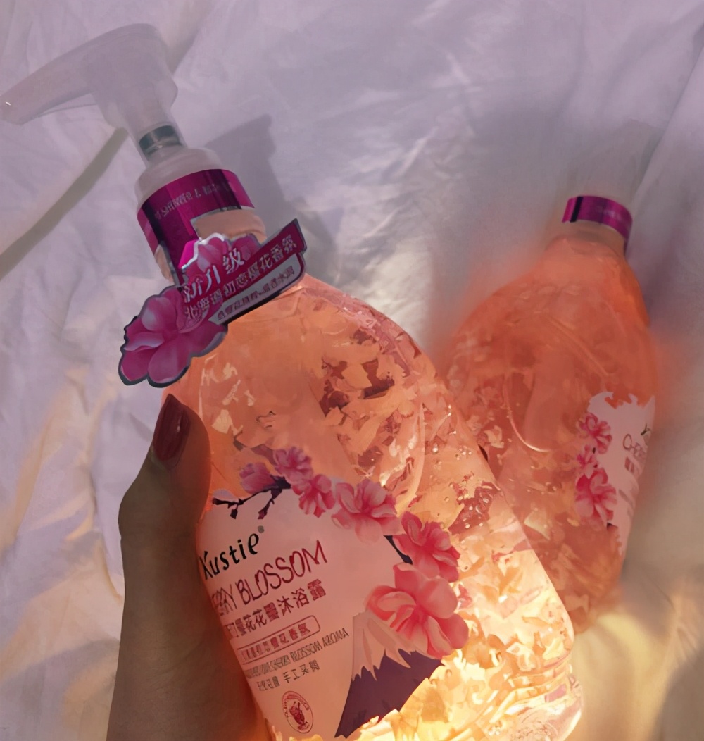 2021黑榜沐浴露,蔻斯汀和力士沐浴露哪个好用