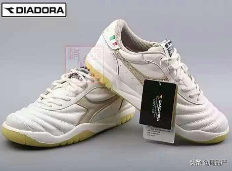 鞋子里面有个地方凸出来硌脚,鞋子侧边硌脚是太小了吗