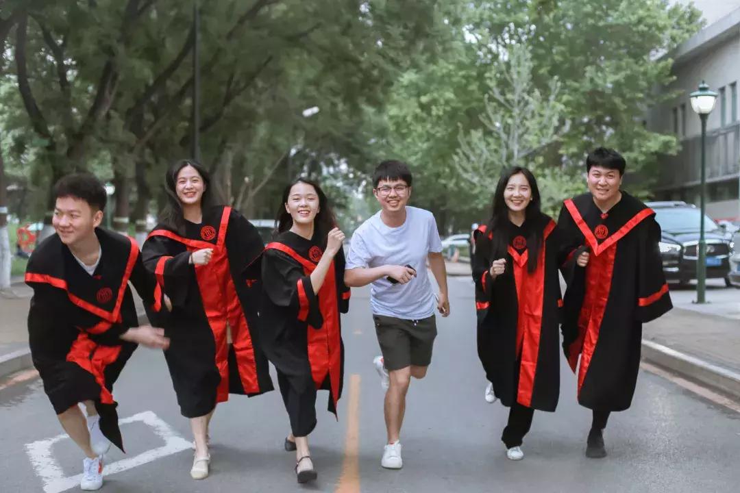 毕业季开启新的人生征程,扬帆起航的毕业季