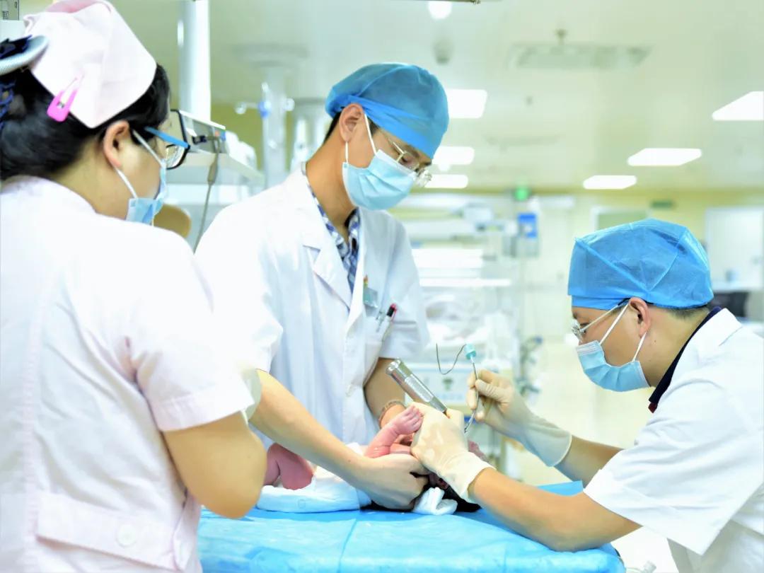 关爱新生呵护未来——记安溪县医院新生儿科独立开科满月