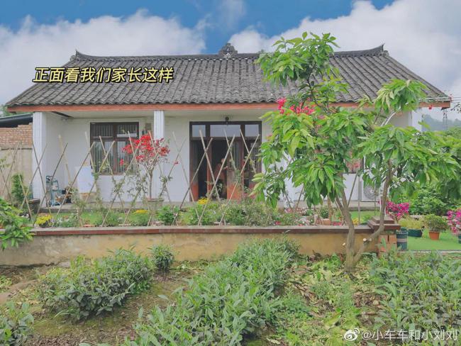 29岁成都女孩“组团养老”！辞职后和闺蜜在乡下爆改350㎡大房子