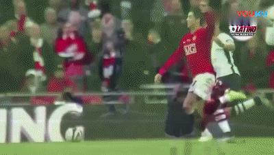 球王也假摔？盘点C罗假摔