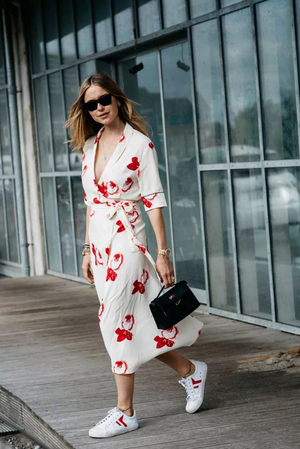 女人40不要穿这几种颜色的衣服,四十岁女人不要穿什么鞋