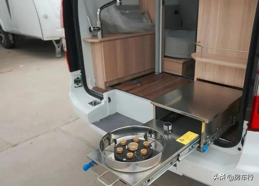 房车价格5-10万元低顶b型房车,房车大全20-30万的c型高档房车