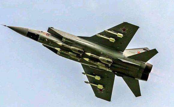 俄罗斯轰炸机携带高超声速导弹,俄罗斯最新型远程战略轰炸机