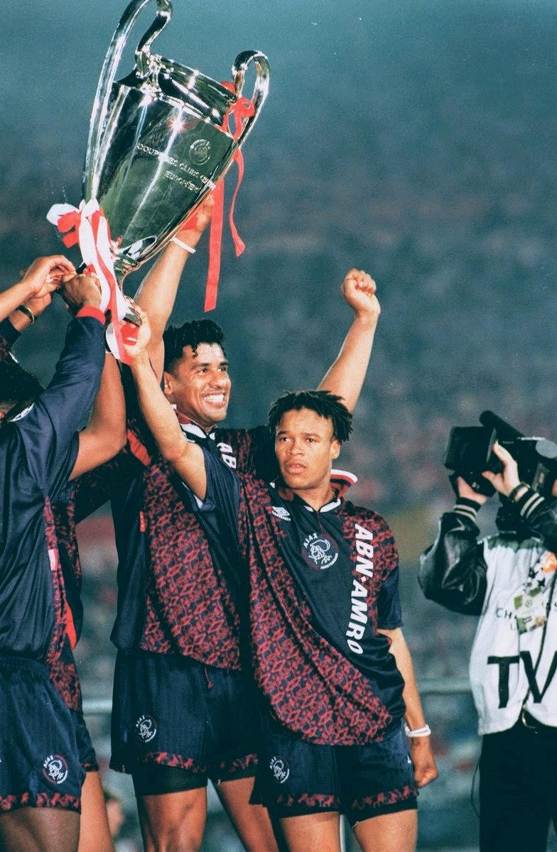 荷兰国脚戴维斯,世界足球荷兰知名人物