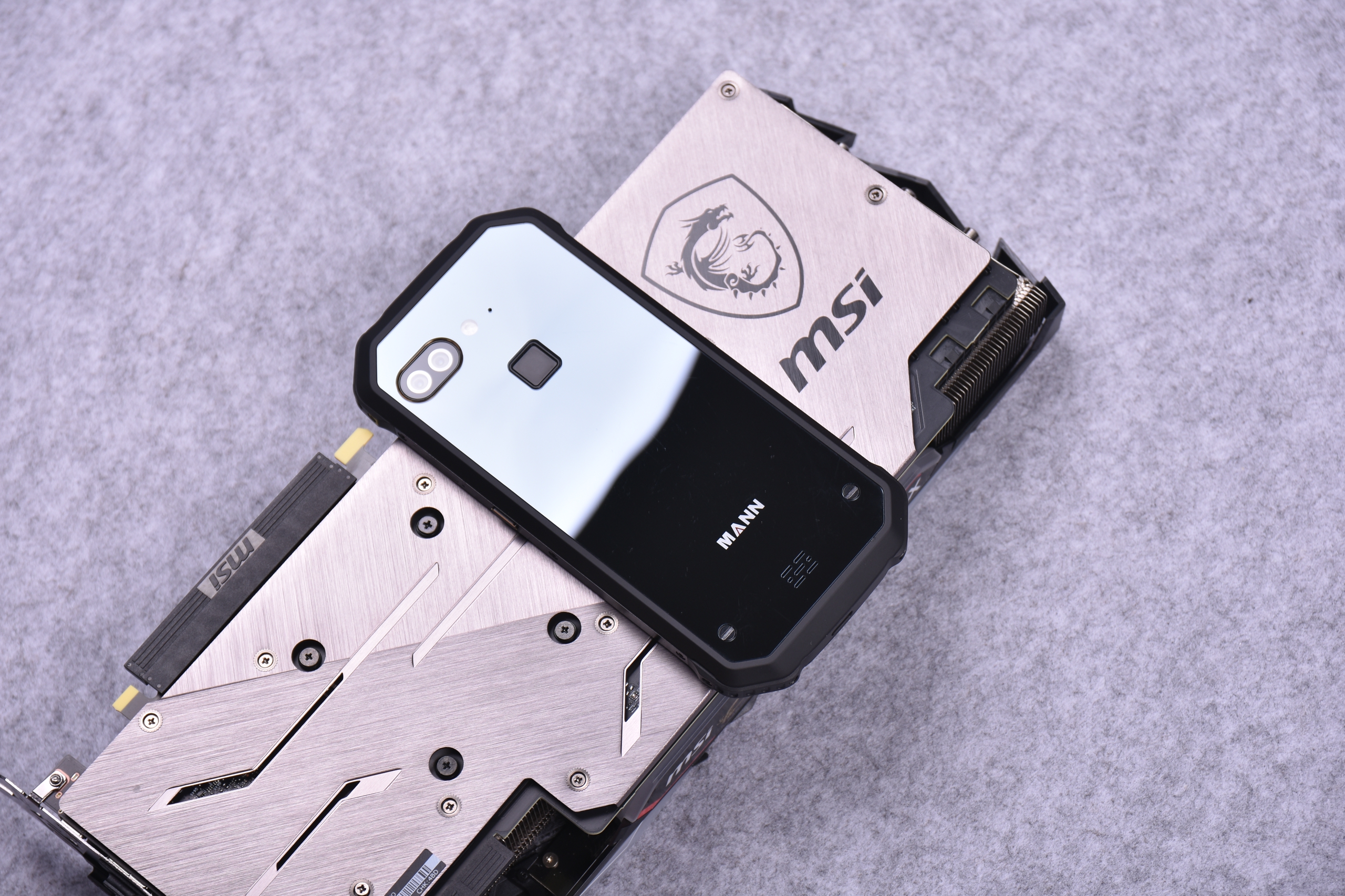 120%xIP68+6000mAh,影视作品中,军方专用手机的原型