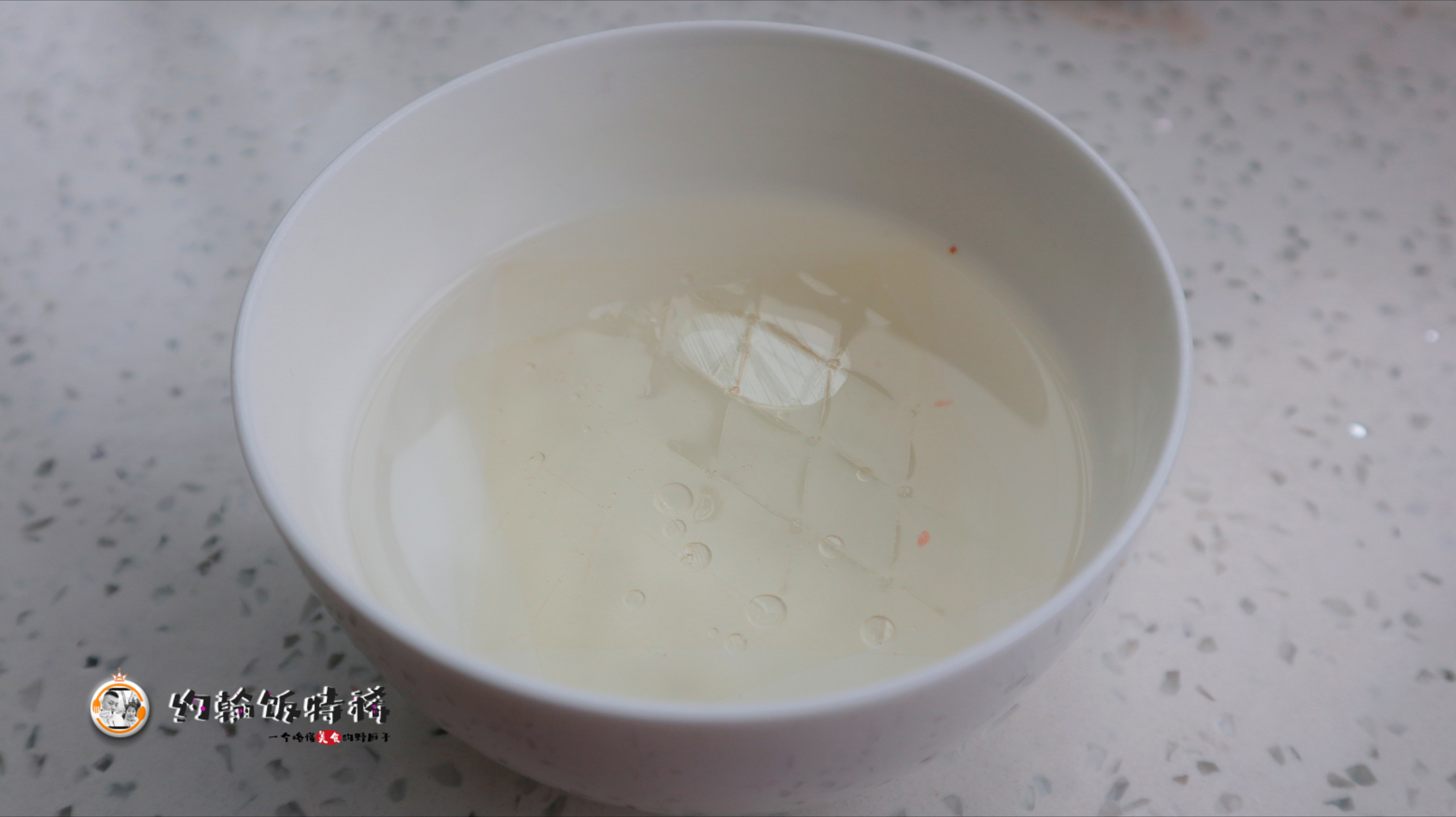 它是“天然消食片”,遇到多买点,捏成球,每天吃2粒,消食化积