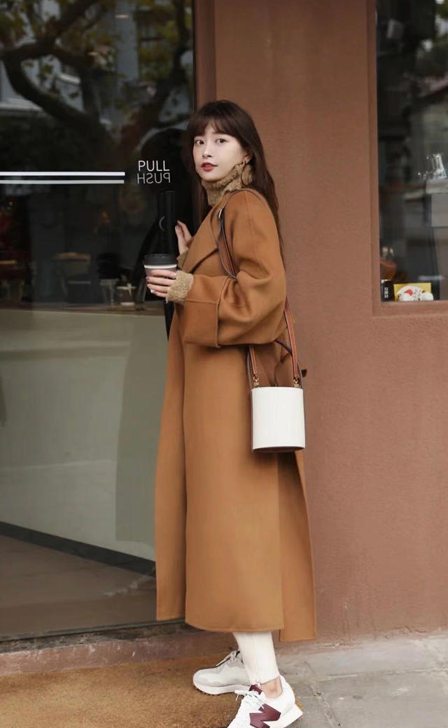 驼色是今年的流行色吗,米驼色和奶茶色哪个颜色好看