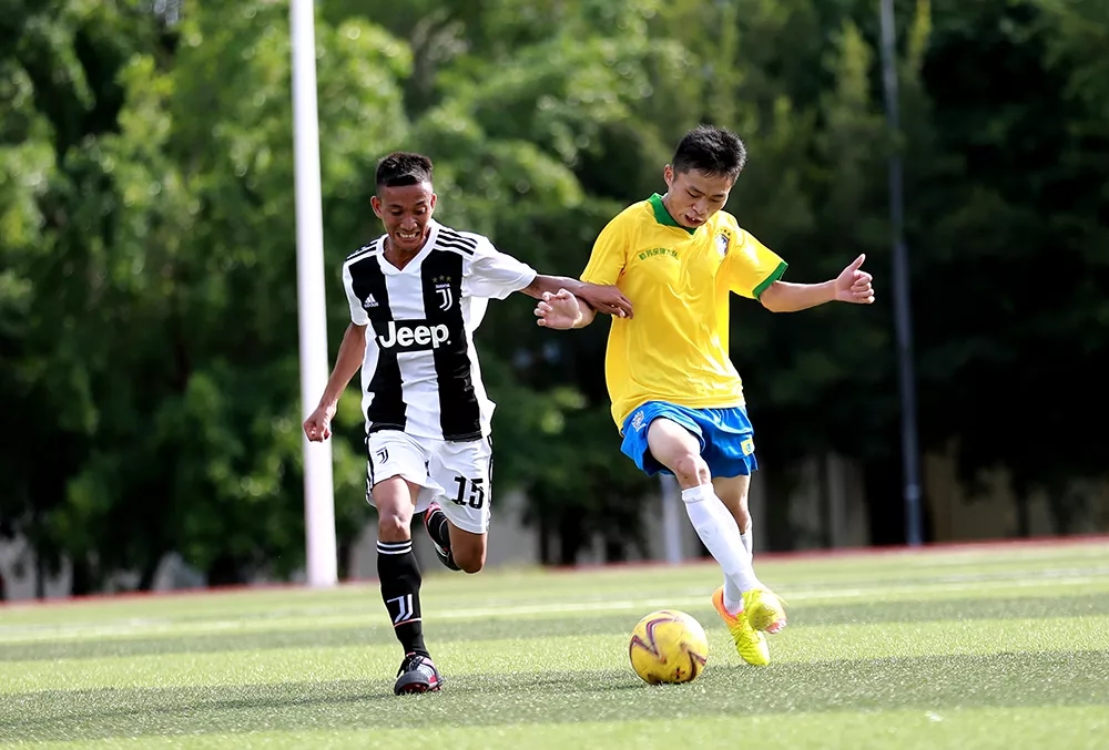 青春舞动绿茵场,青春跃动篮球赛