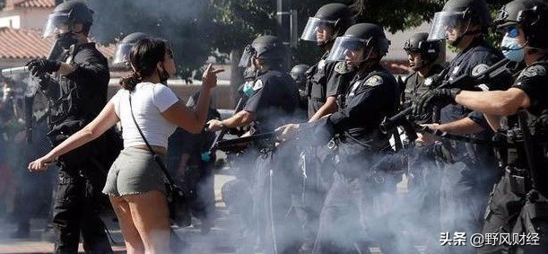 美国为什么发生骚乱会抢劫,为什么美国会骚乱原视频