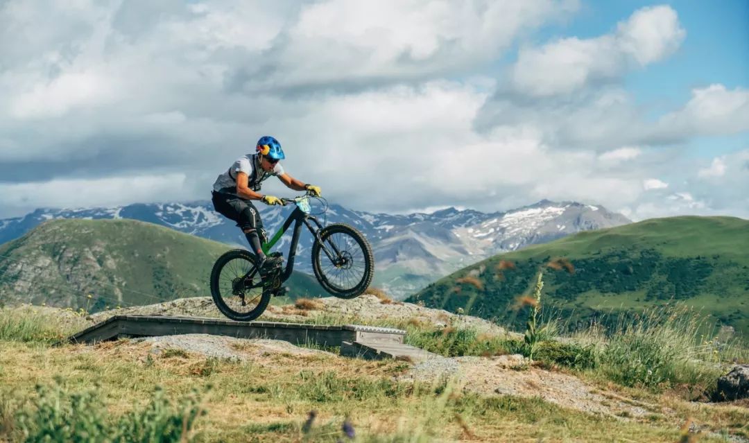 邪不压正导演评价彭于晏,邪不压正彭于晏经典