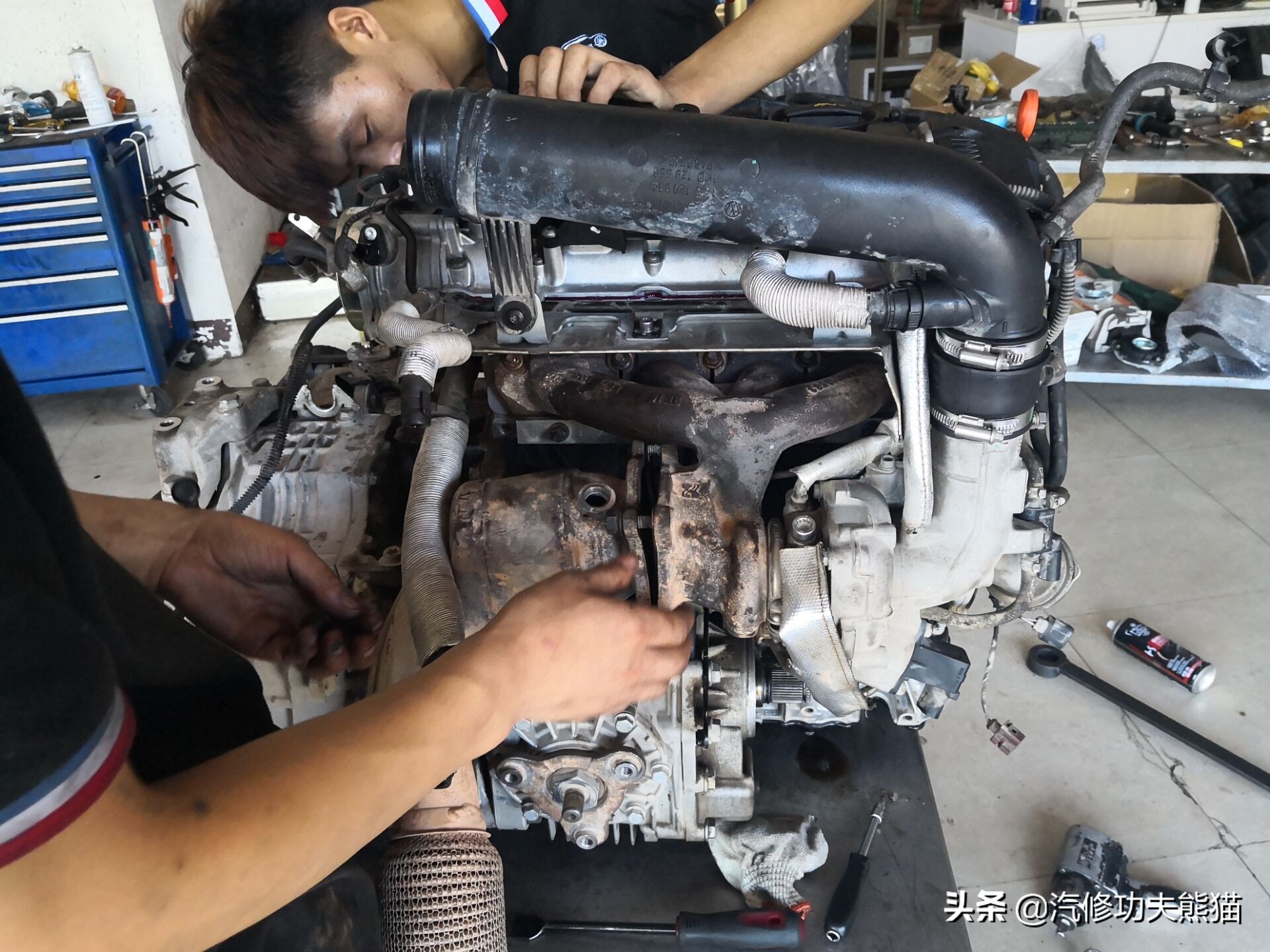 2017款途观丝绸之路1.8t烧机油吗,途观2015款1.8t四驱豪华版烧机油