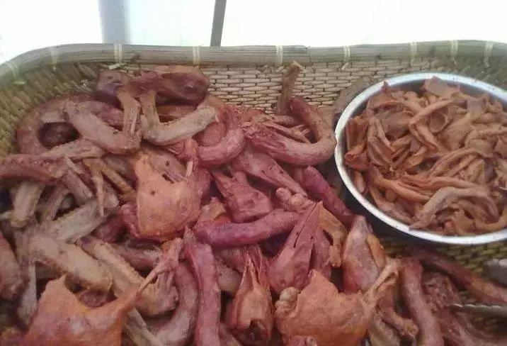 90后开烤鸭店夫妻月入四万,创业农村烤鸭店